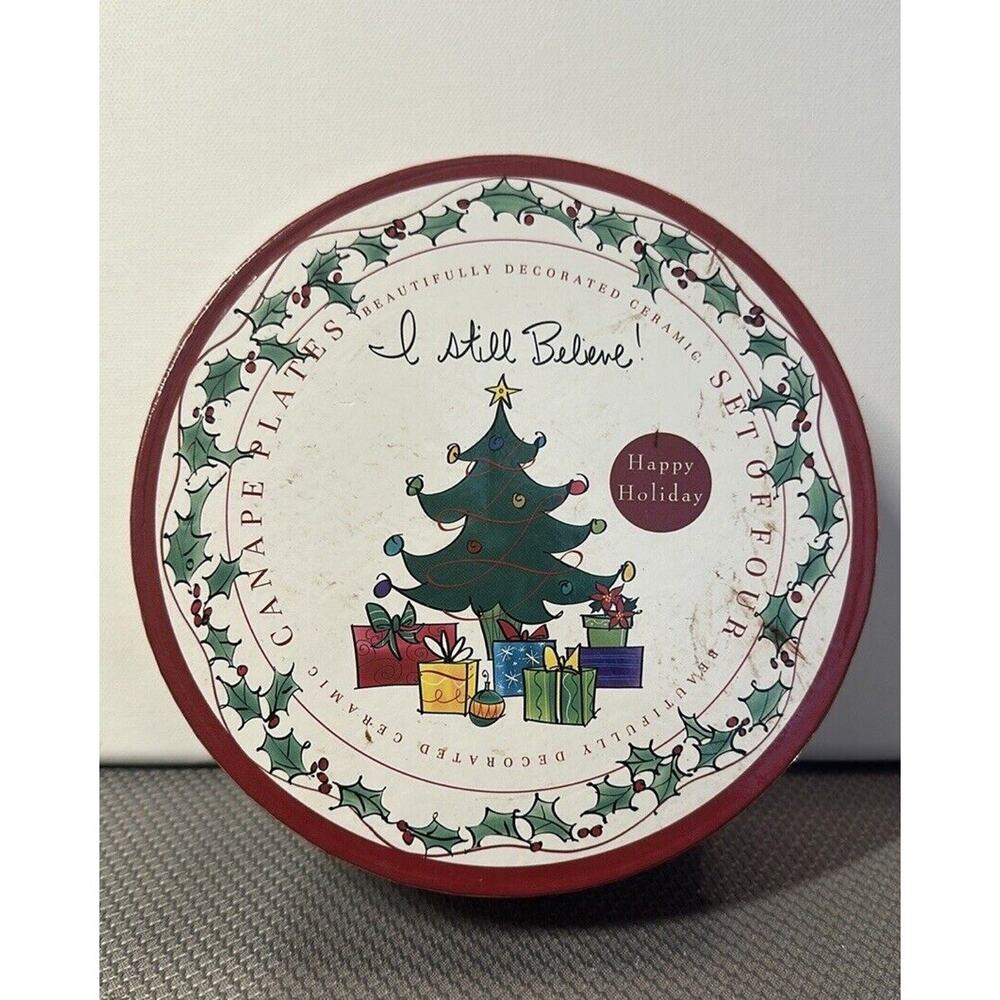 Set of 4 Certified International Ceramic Canapé Christmas plates 1 w/chip**